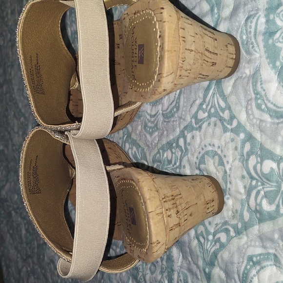 White Mountain All Good Wedge Sandals - Picture 4 of 9